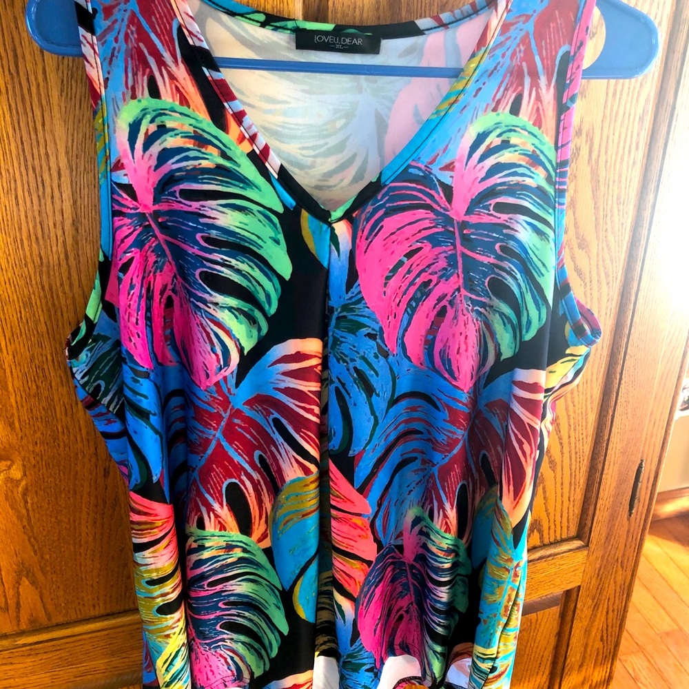V-neck Tank